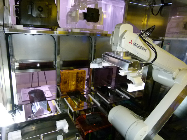 FOUP/FOSB フルオート洗浄システム UPC-12500(SORA)